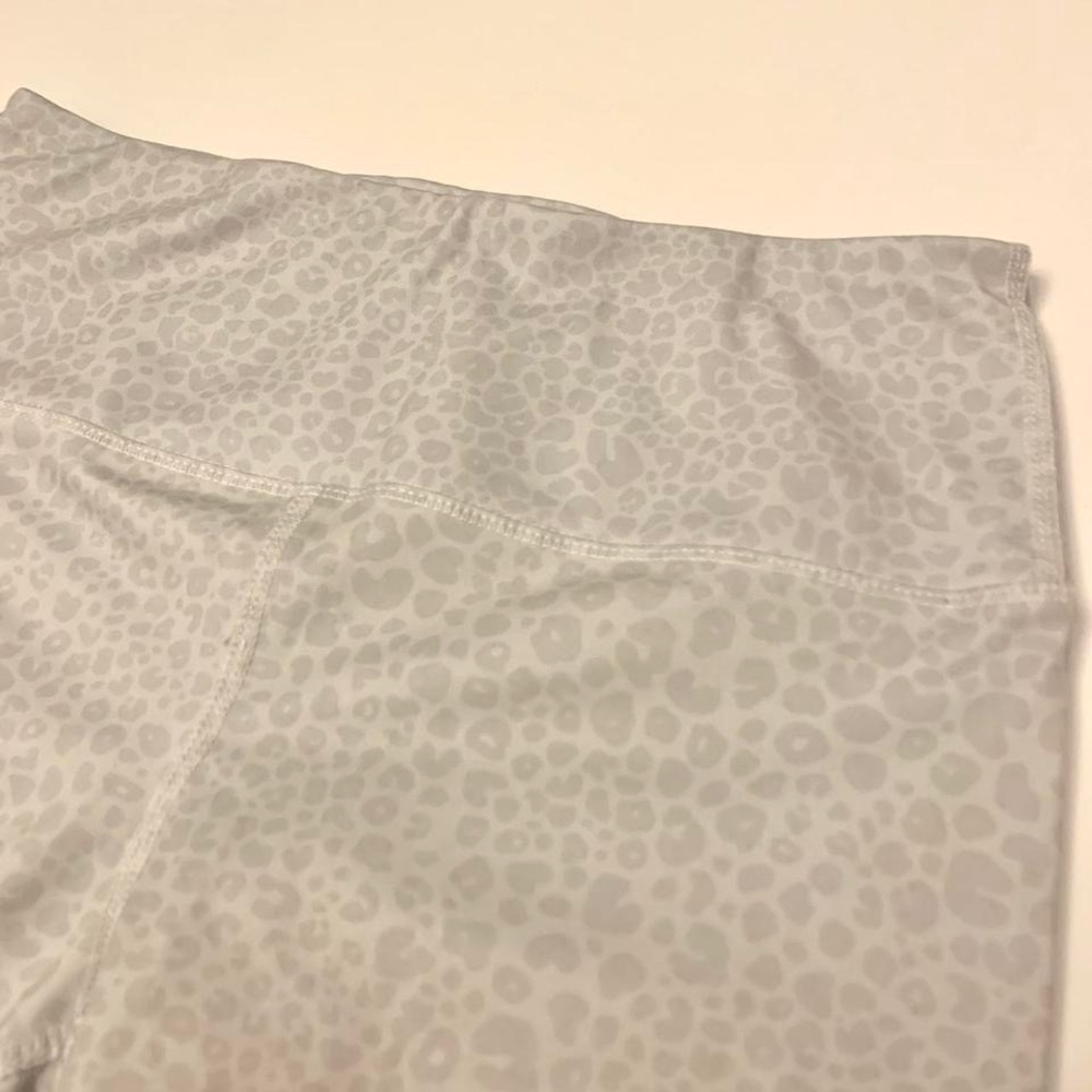 Gray Cute Leopard Leggings